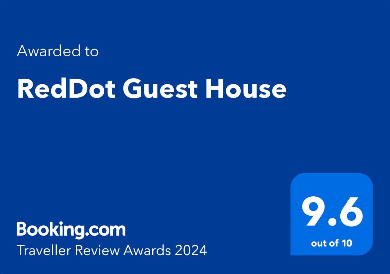 Reddot Guest House General Luna  Exterior photo